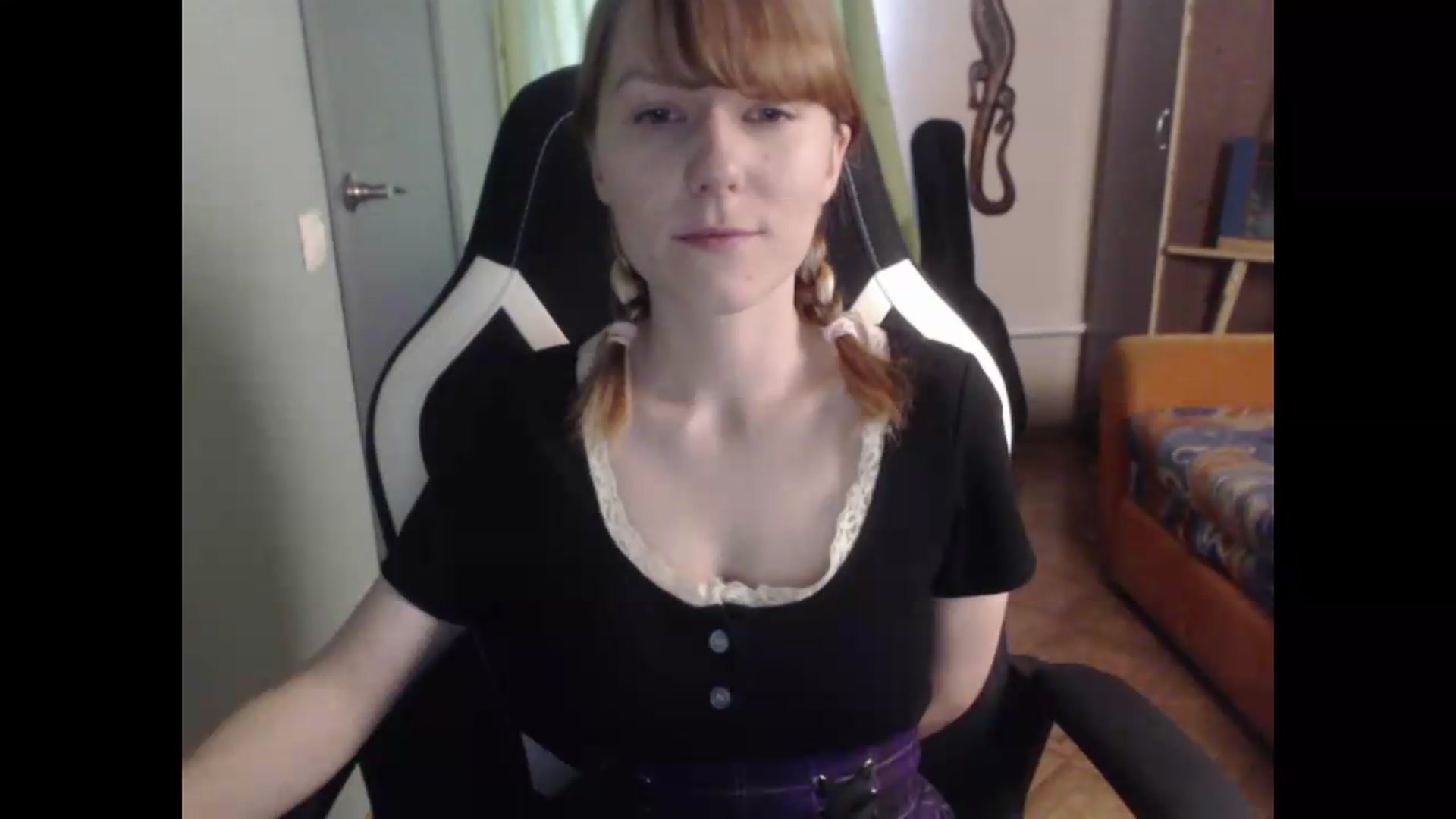 Gallery image thumbnail from NikiFoks18's myfreecams stream on, 08/06/2026, 10:06 image 12 of 20