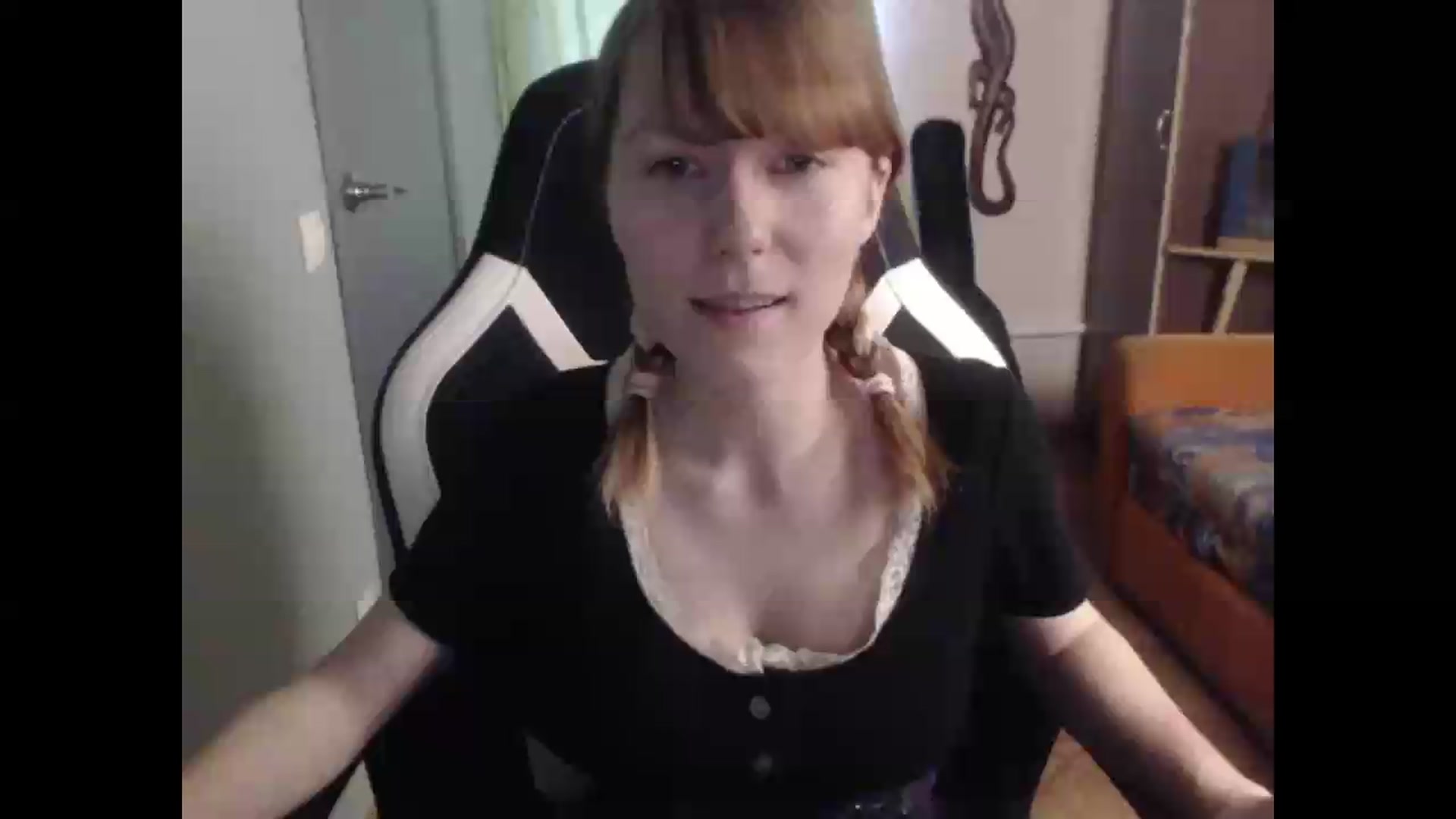 Gallery image thumbnail from NikiFoks18's myfreecams stream on, 08/06/2026, 10:06 image 16 of 20