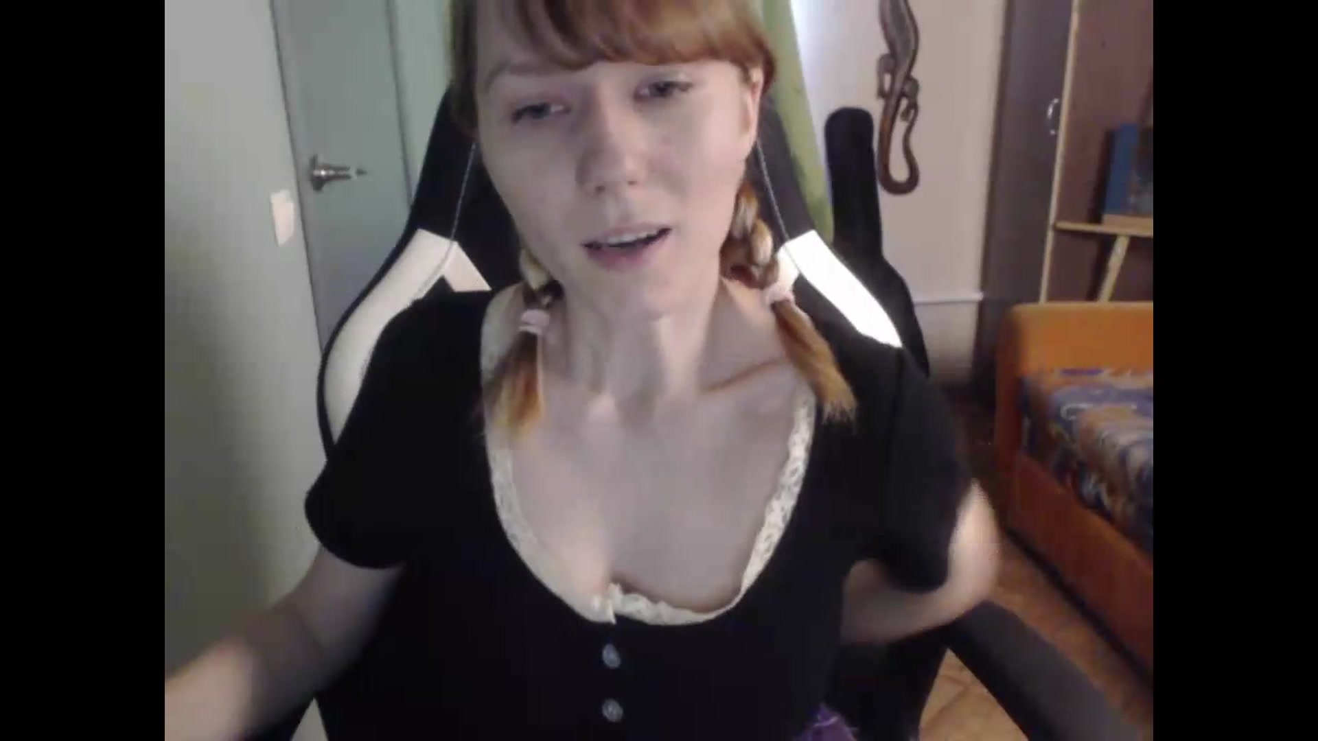 Gallery image thumbnail from NikiFoks18's myfreecams stream on, 08/06/2026, 10:06 image 9 of 20