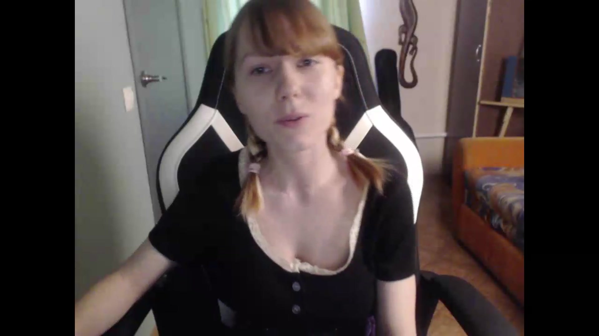 Gallery image thumbnail from NikiFoks18's myfreecams stream on, 08/06/2026, 10:06 image 2 of 20