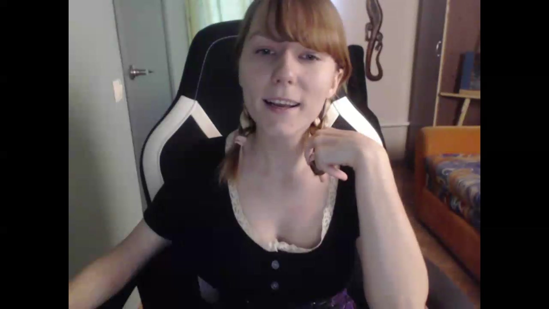 Gallery image thumbnail from NikiFoks18's myfreecams stream on, 08/06/2026, 10:06 image 17 of 20