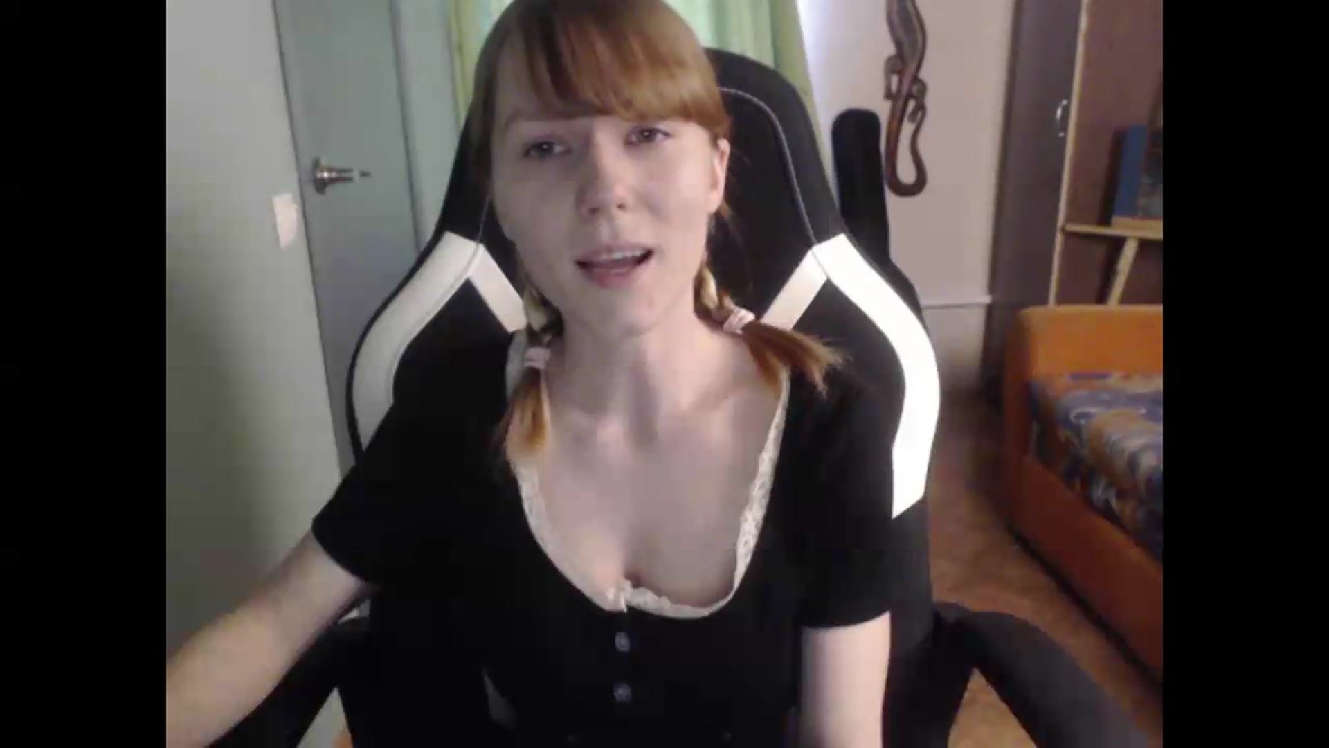 Gallery image thumbnail from NikiFoks18's myfreecams stream on, 08/06/2026, 10:06 image 4 of 20