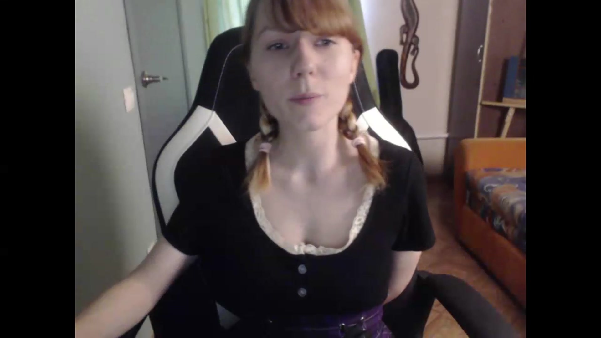 Gallery image thumbnail from NikiFoks18's myfreecams stream on, 08/06/2026, 10:06 image 13 of 20