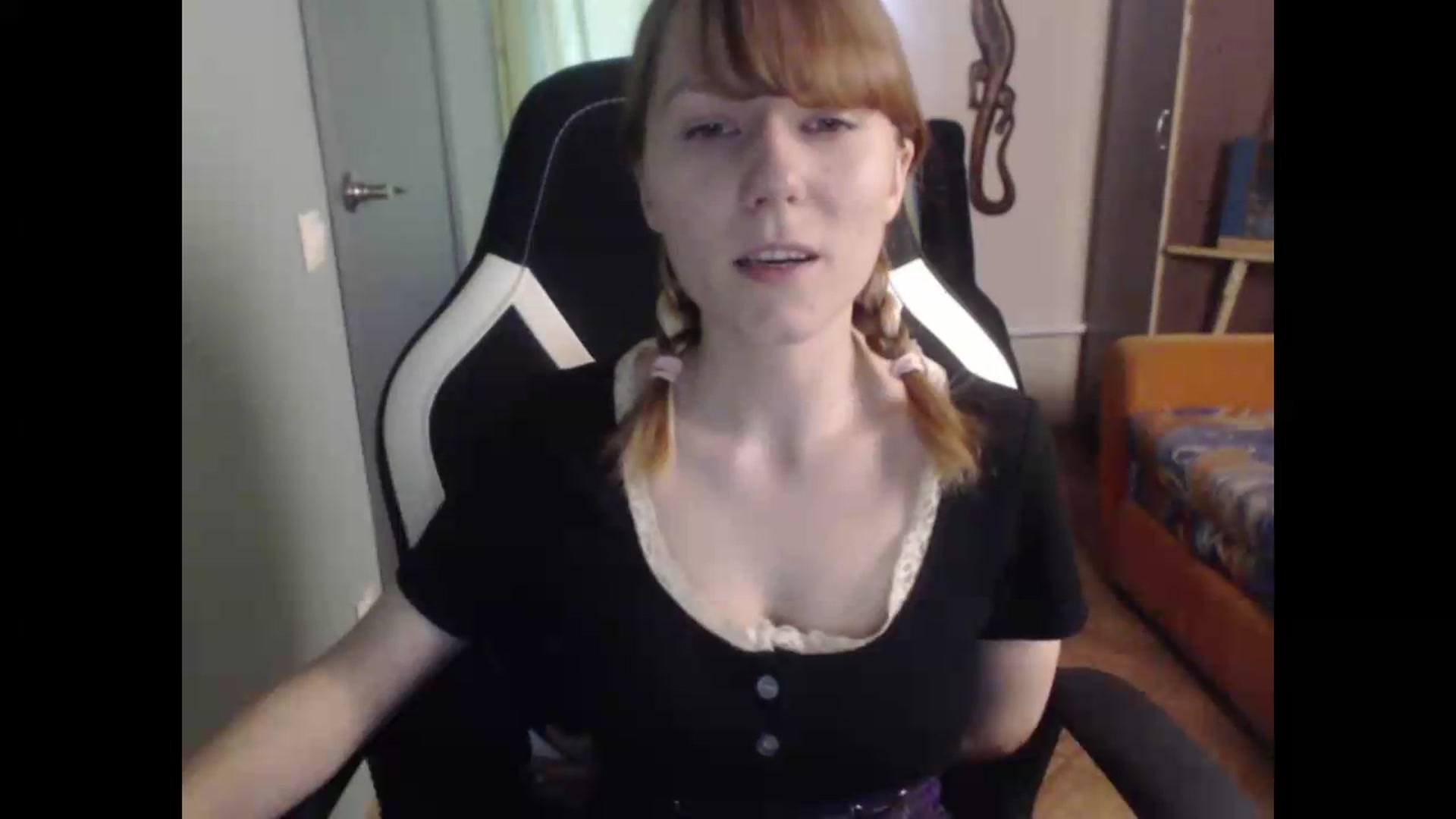 Gallery image thumbnail from NikiFoks18's myfreecams stream on, 08/06/2026, 10:06 image 14 of 20
