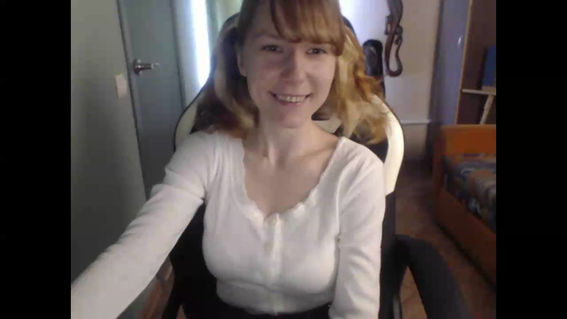 Gallery image thumbnail from NikiFoks18's myfreecams stream on, 08/09/2026, 05:40 image 12 of 20