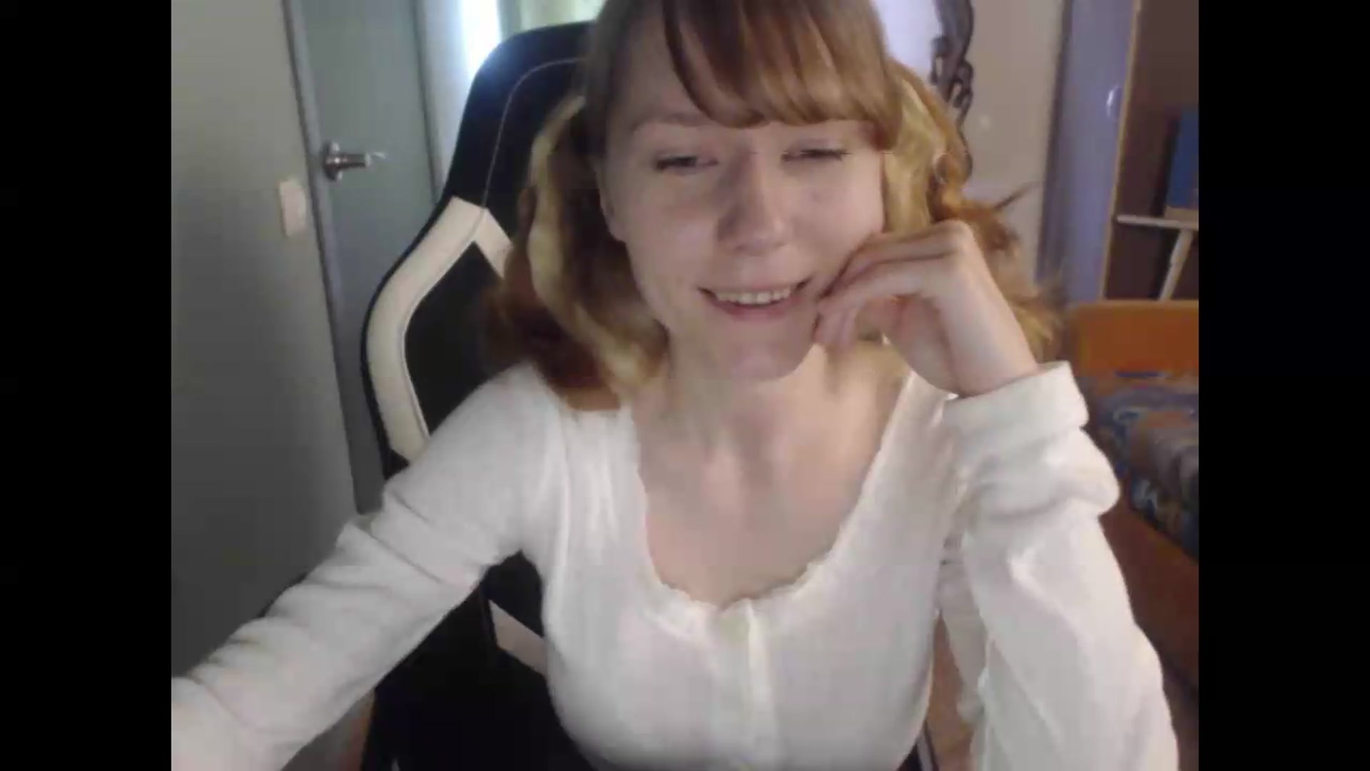 Gallery image thumbnail from NikiFoks18's myfreecams stream on, 08/09/2026, 05:40 image 9 of 20