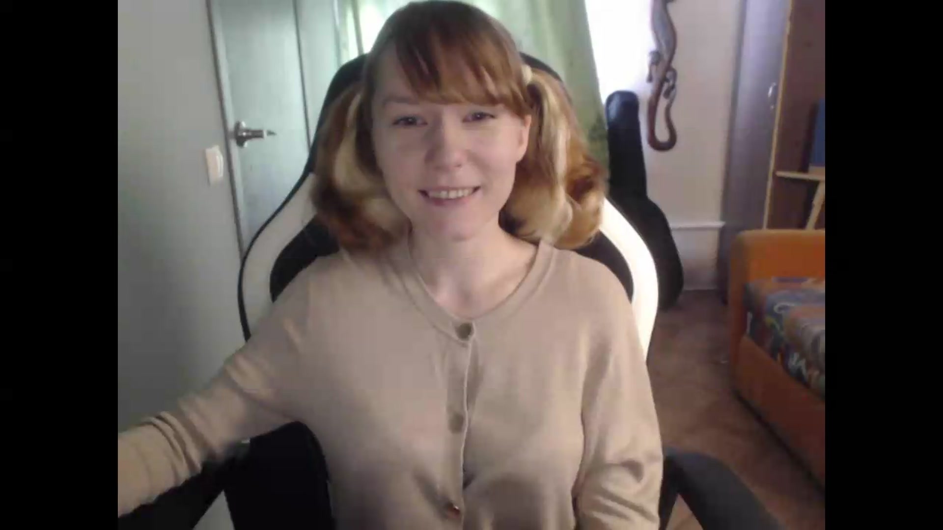 Gallery image thumbnail from NikiFoks18's myfreecams stream on, 08/12/2026, 05:41 image 9 of 20