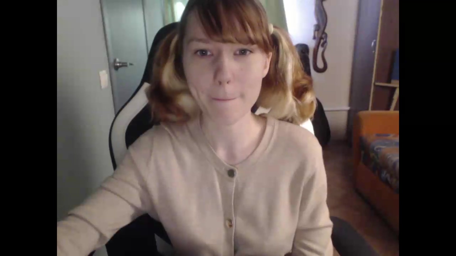 Gallery image thumbnail from NikiFoks18's myfreecams stream on, 08/12/2026, 05:41 image 3 of 20