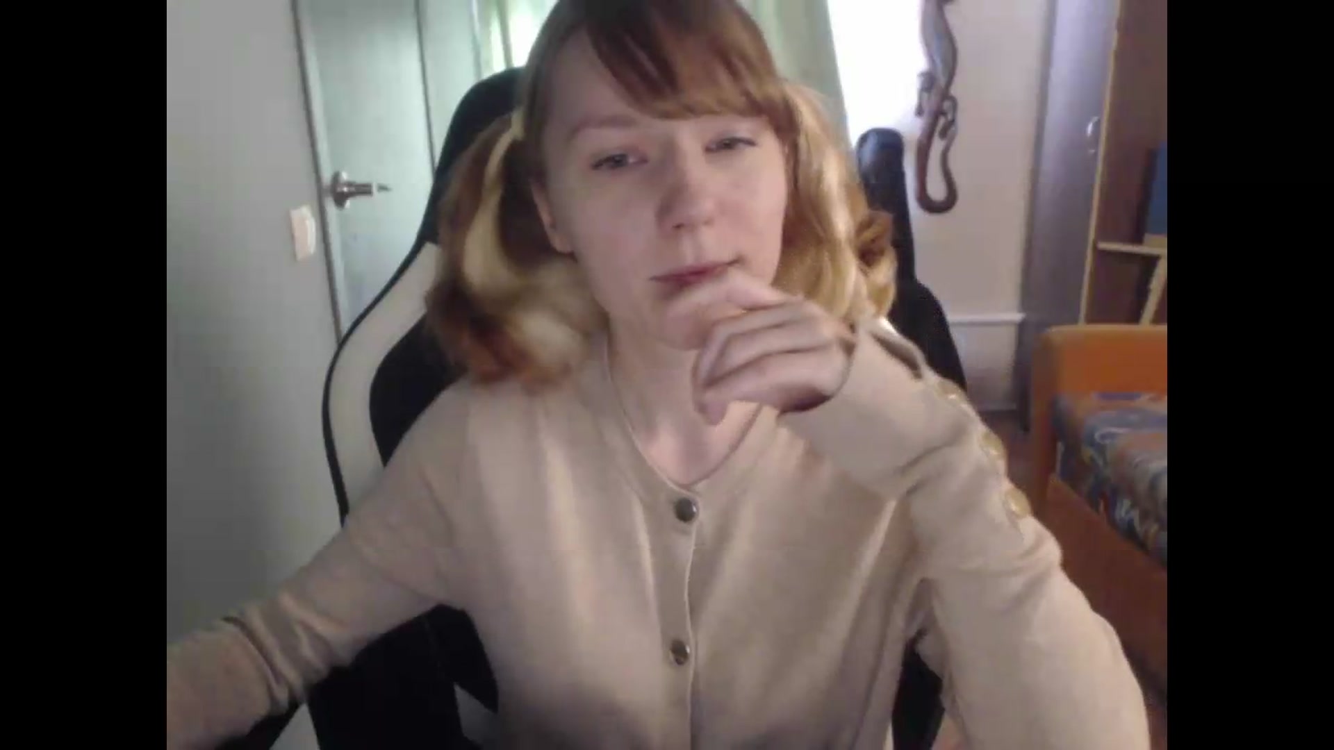 Gallery image thumbnail from NikiFoks18's myfreecams stream on, 08/12/2026, 05:41 image 15 of 20