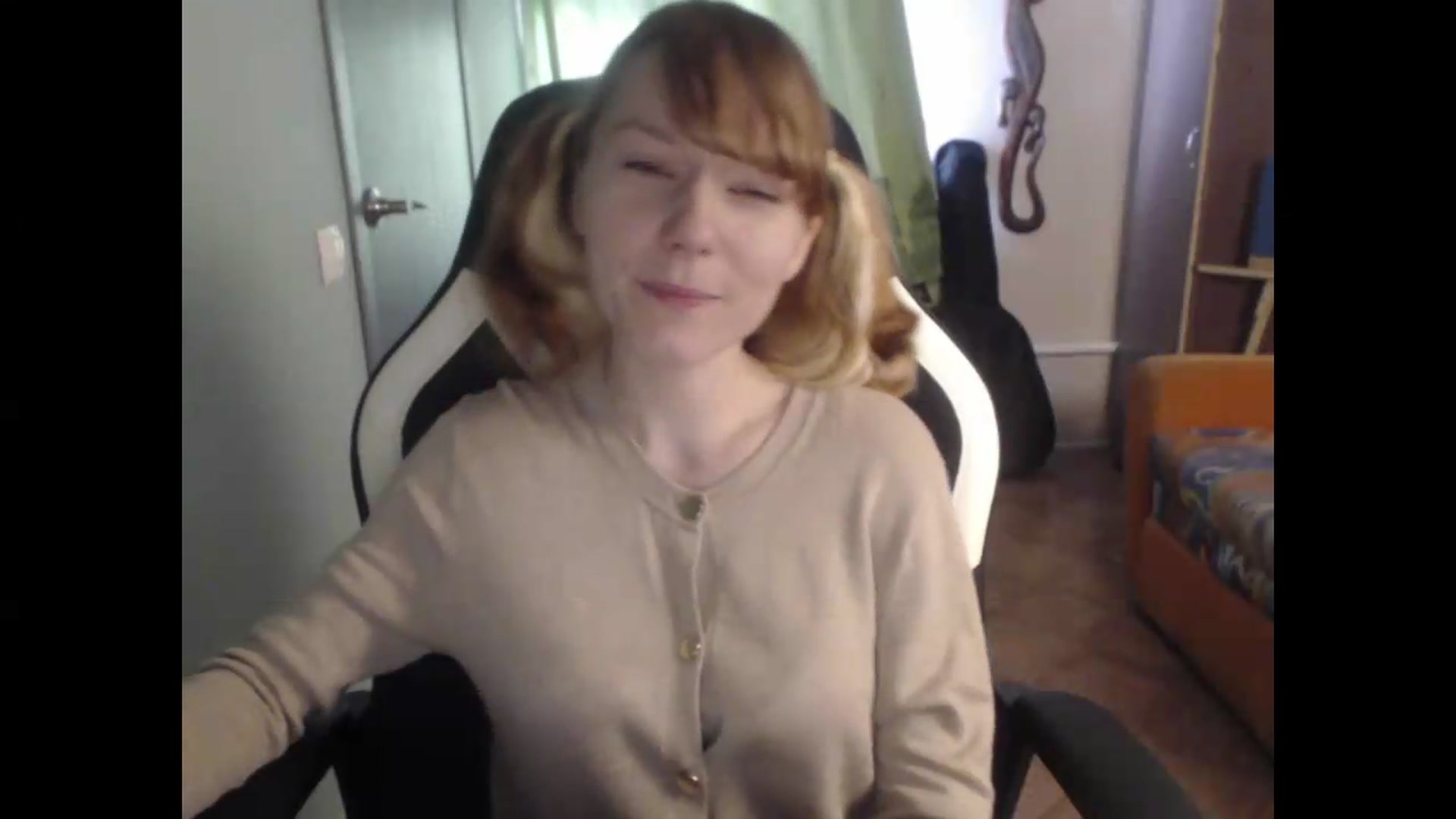 Gallery image thumbnail from NikiFoks18's myfreecams stream on, 08/12/2026, 05:41 image 6 of 20