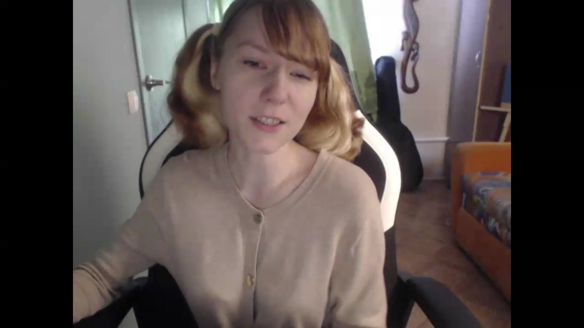 Gallery image thumbnail from NikiFoks18's myfreecams stream on, 08/12/2026, 05:41 image 12 of 20