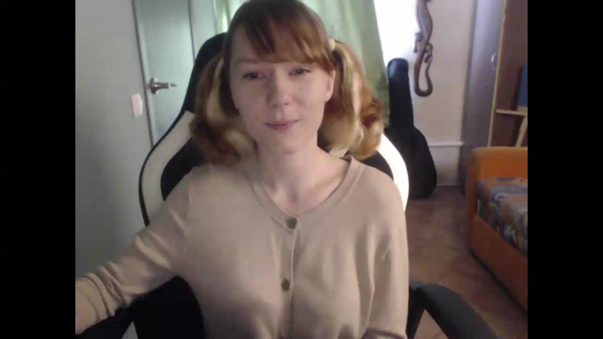 Gallery image thumbnail from NikiFoks18's myfreecams stream on, 08/12/2026, 05:48 image 8 of 20