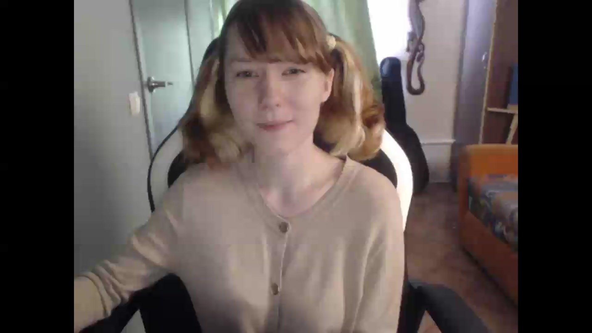 Gallery image thumbnail from NikiFoks18's myfreecams stream on, 08/12/2026, 05:48 image 5 of 20
