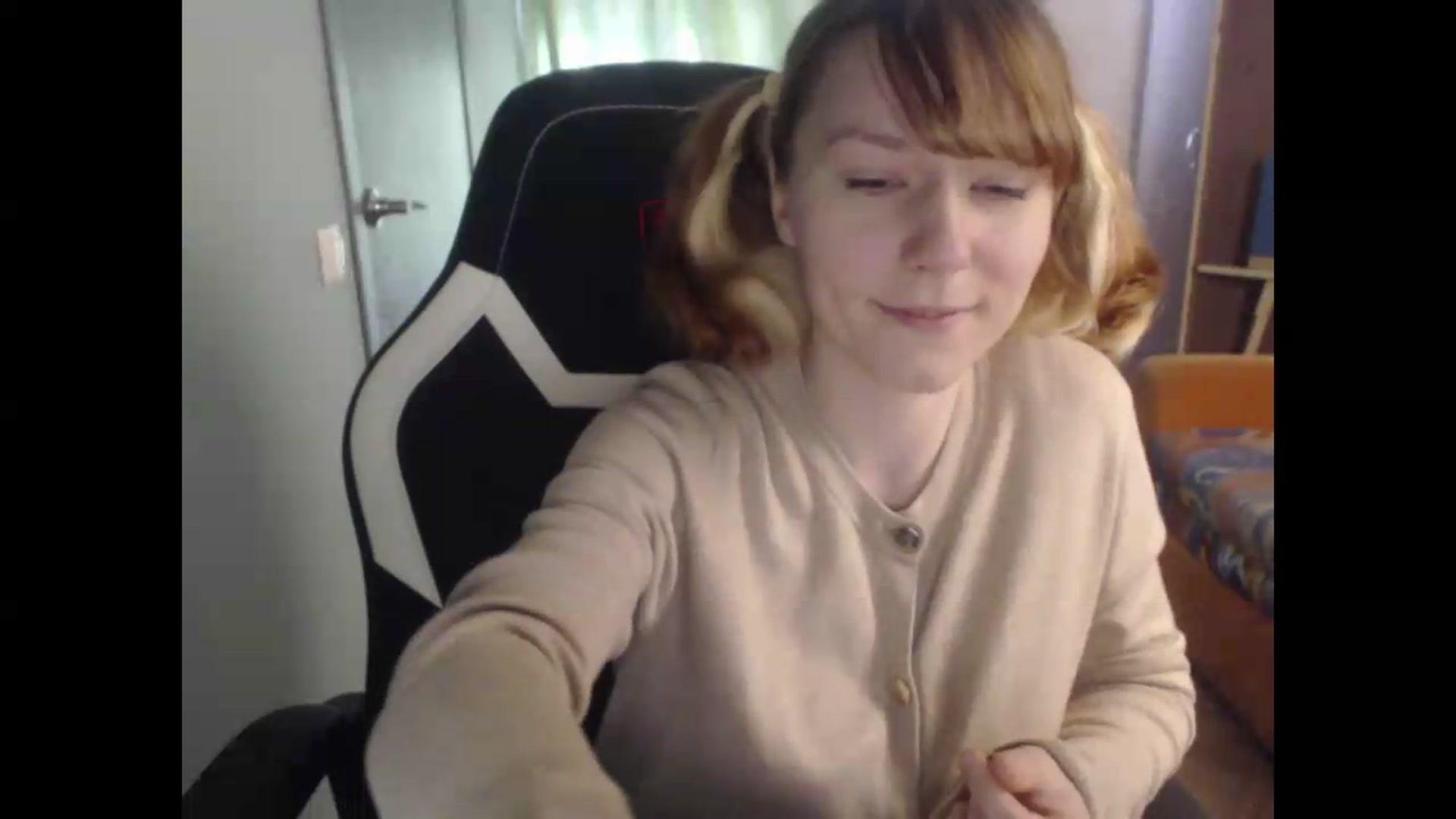 Gallery image thumbnail from NikiFoks18's myfreecams stream on, 08/12/2026, 05:48 image 13 of 20