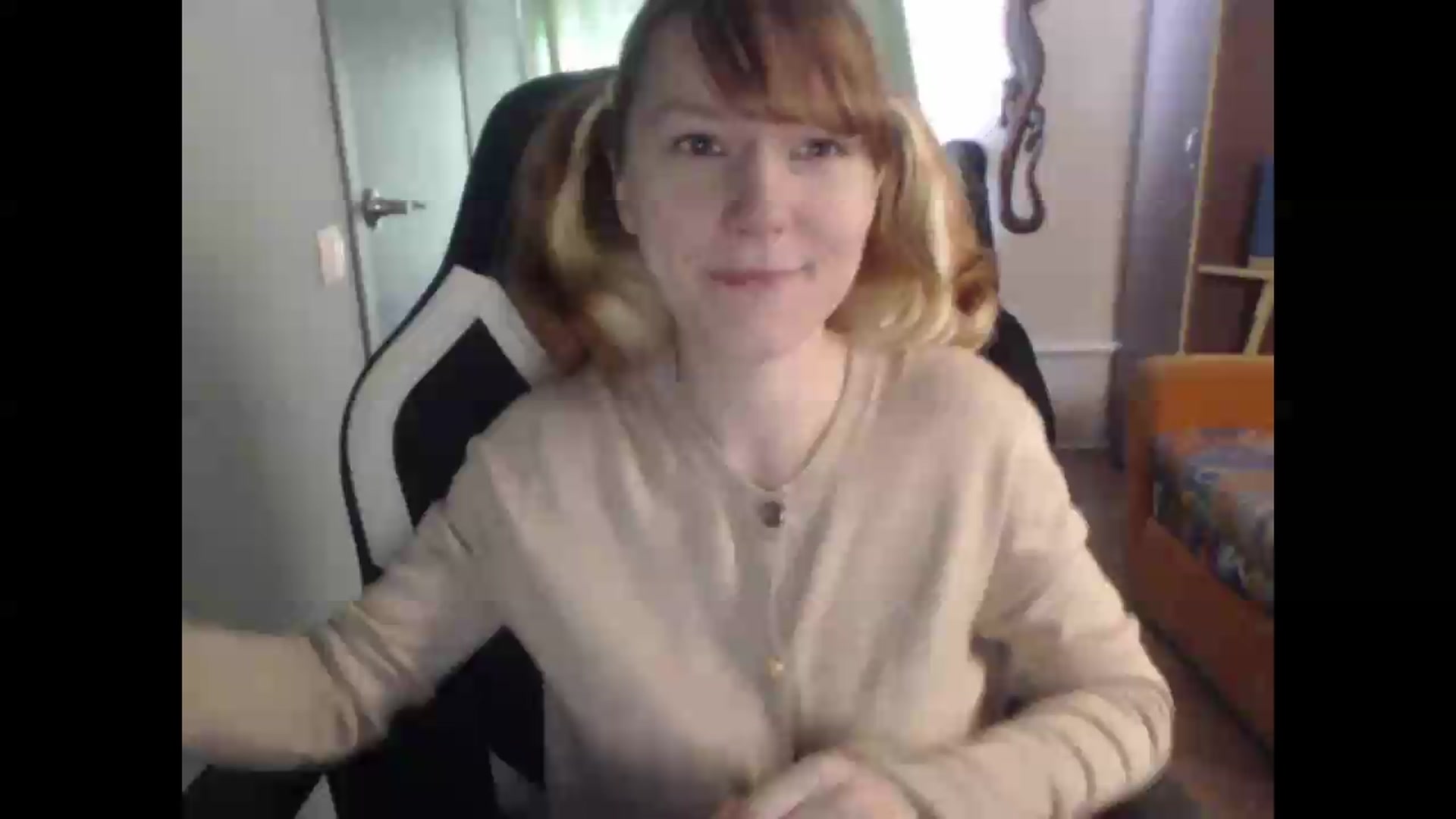 Gallery image thumbnail from NikiFoks18's myfreecams stream on, 08/12/2026, 05:48 image 11 of 20