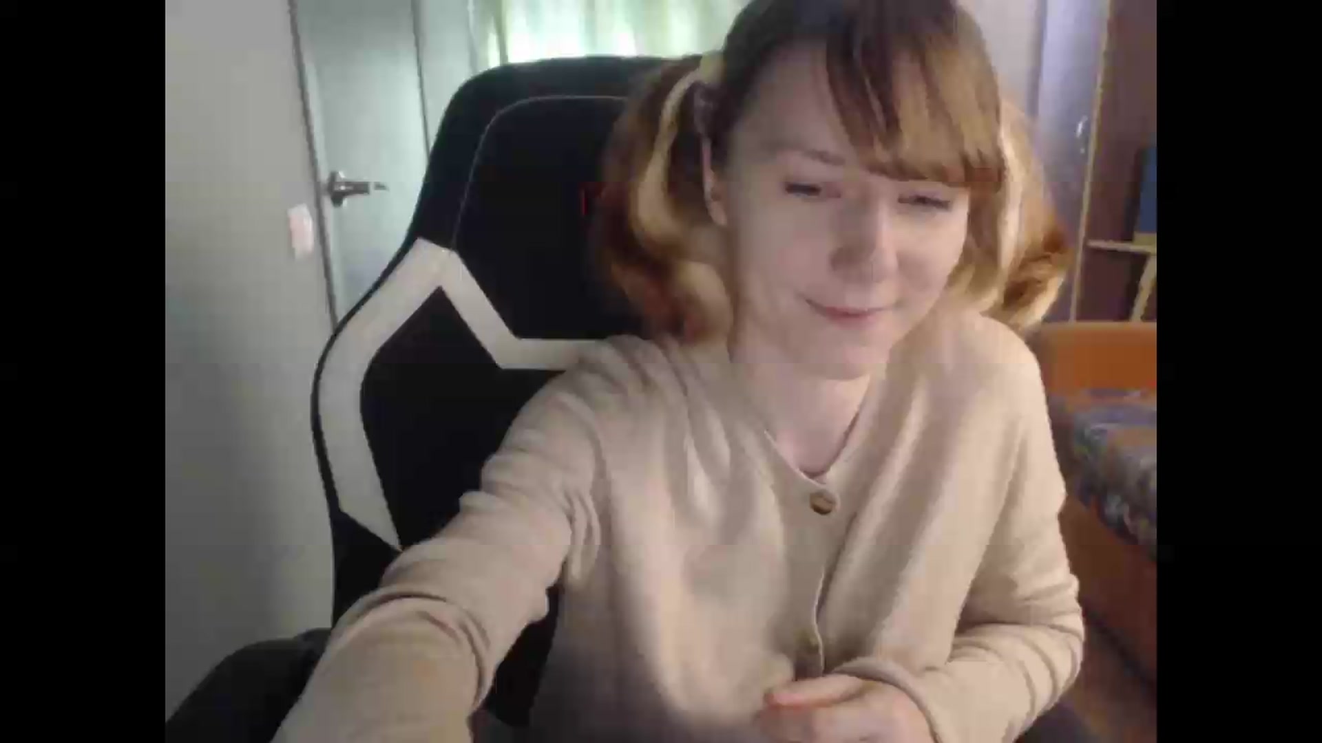 Gallery image thumbnail from NikiFoks18's myfreecams stream on, 08/12/2026, 05:48 image 12 of 20