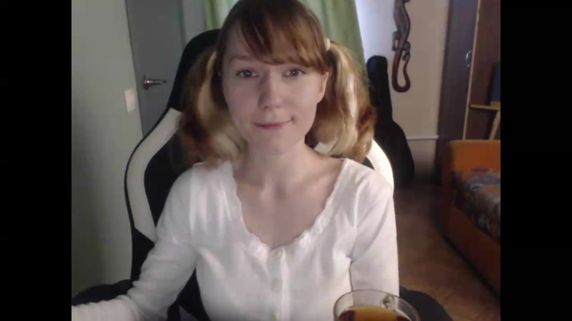 Gallery image thumbnail from NikiFoks18's myfreecams stream on, 08/12/2026, 08:44 image 15 of 20