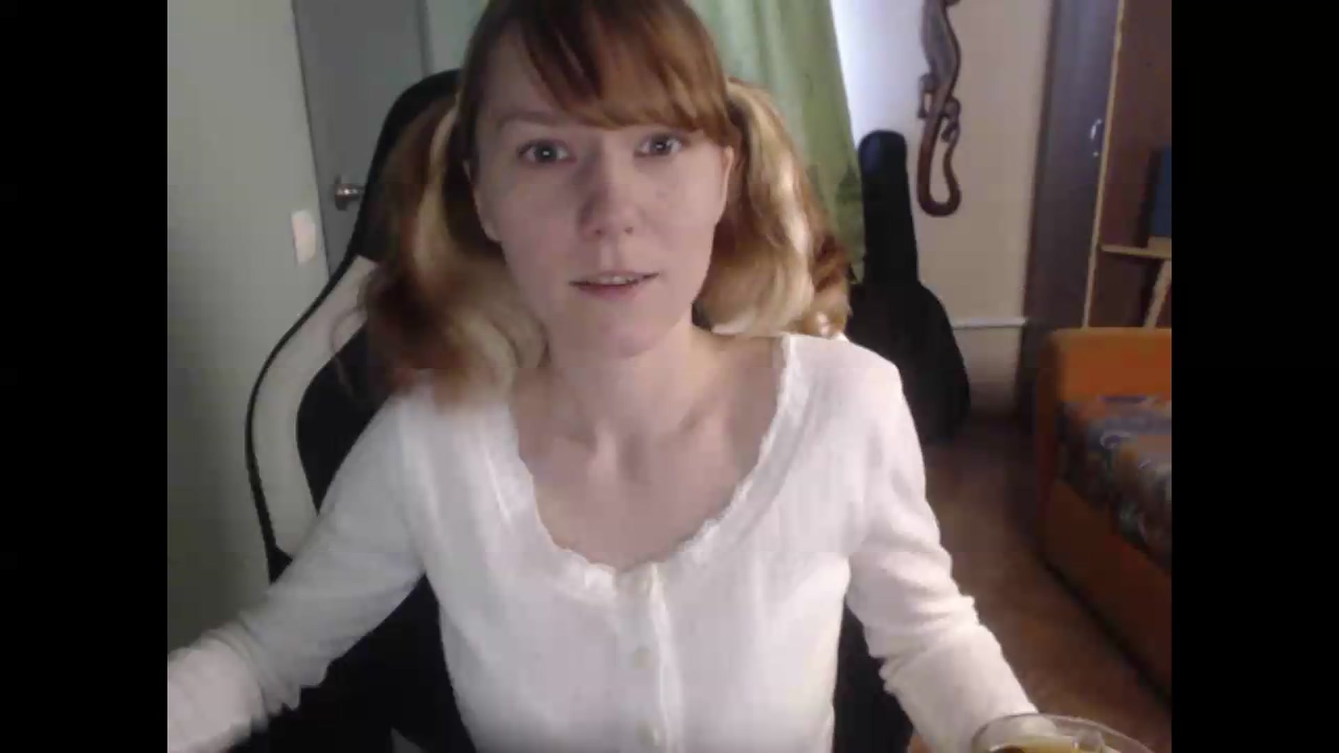 Gallery image thumbnail from NikiFoks18's myfreecams stream on, 08/12/2026, 08:44 image 4 of 20