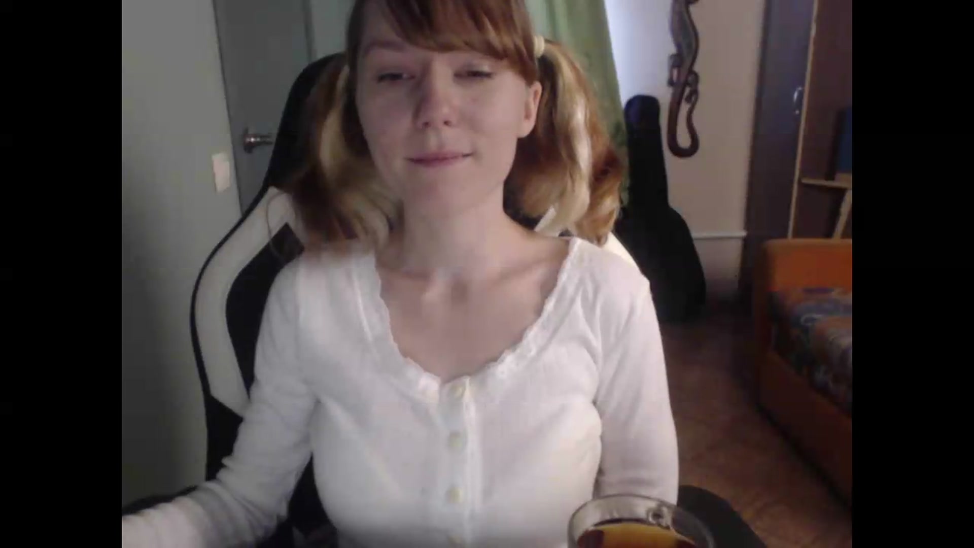 Gallery image thumbnail from NikiFoks18's myfreecams stream on, 08/12/2026, 08:44 image 16 of 20