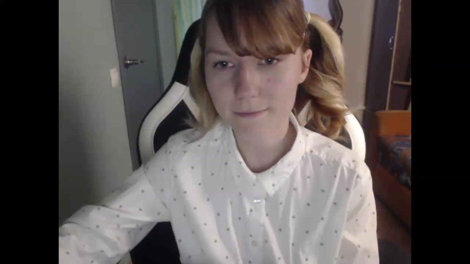 Gallery image thumbnail from NikiFoks18's myfreecams stream on, 08/14/2026, 08:06 image 18 of 20