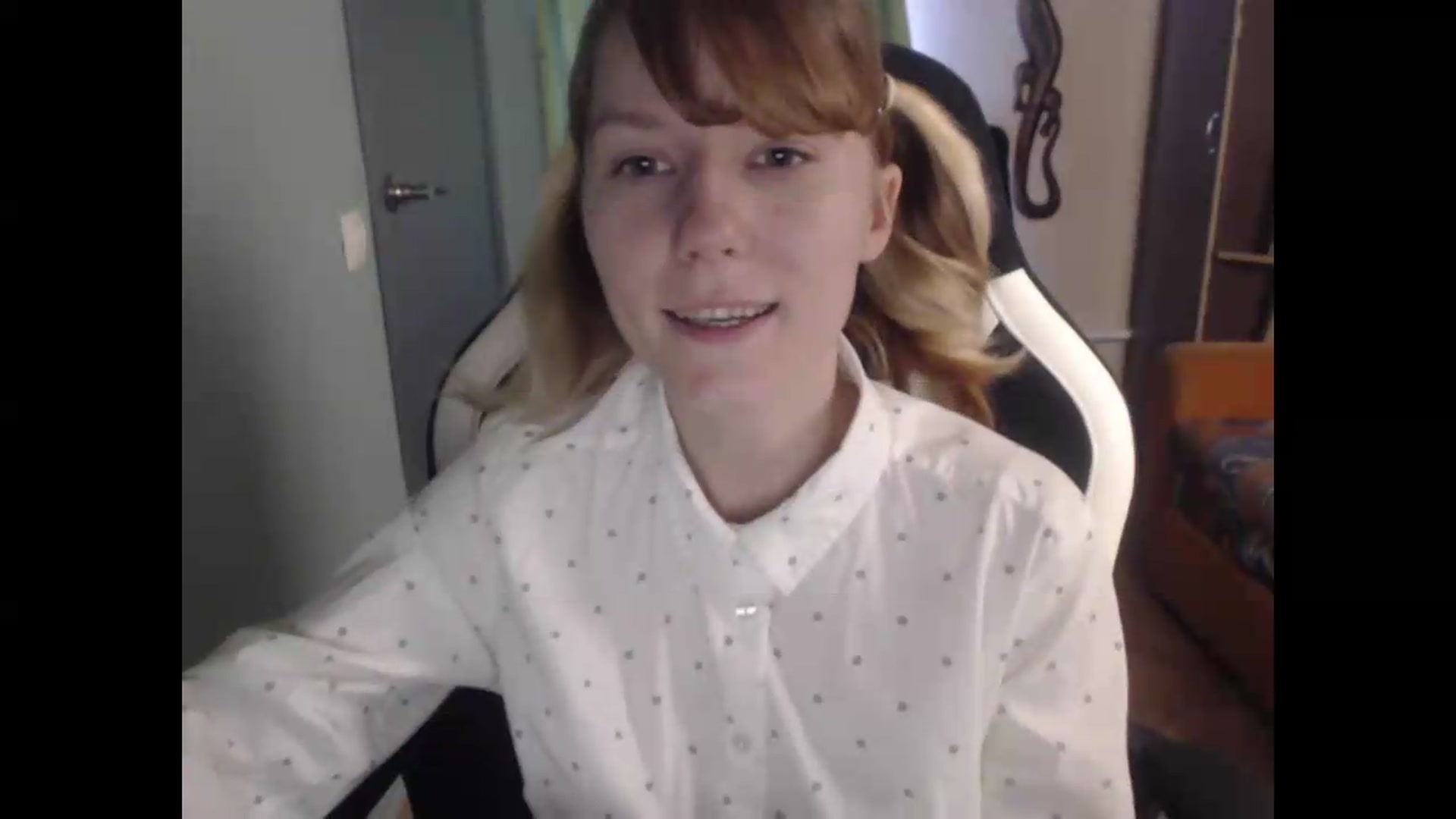 Gallery image thumbnail from NikiFoks18's myfreecams stream on, 08/14/2026, 08:06 image 19 of 20