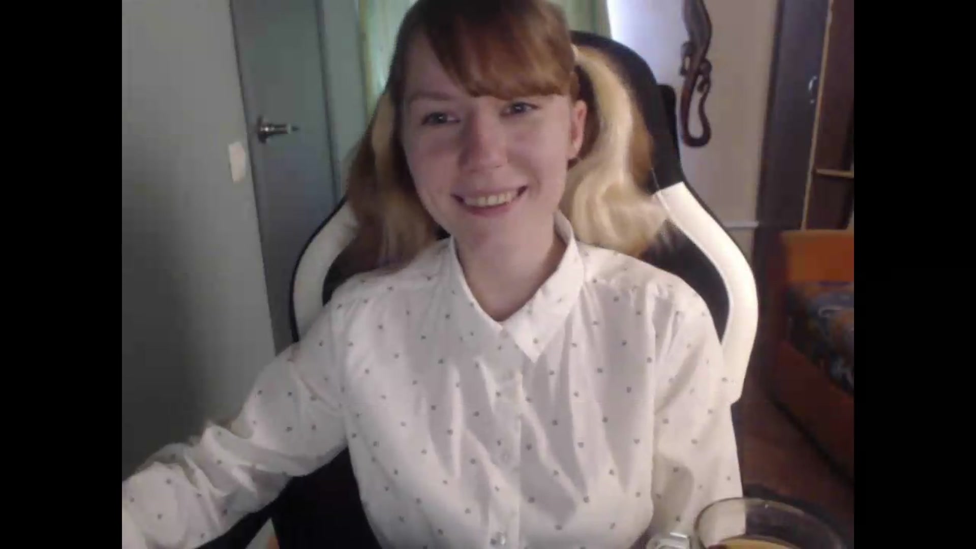 Gallery image thumbnail from NikiFoks18's myfreecams stream on, 08/14/2026, 08:06 image 8 of 20