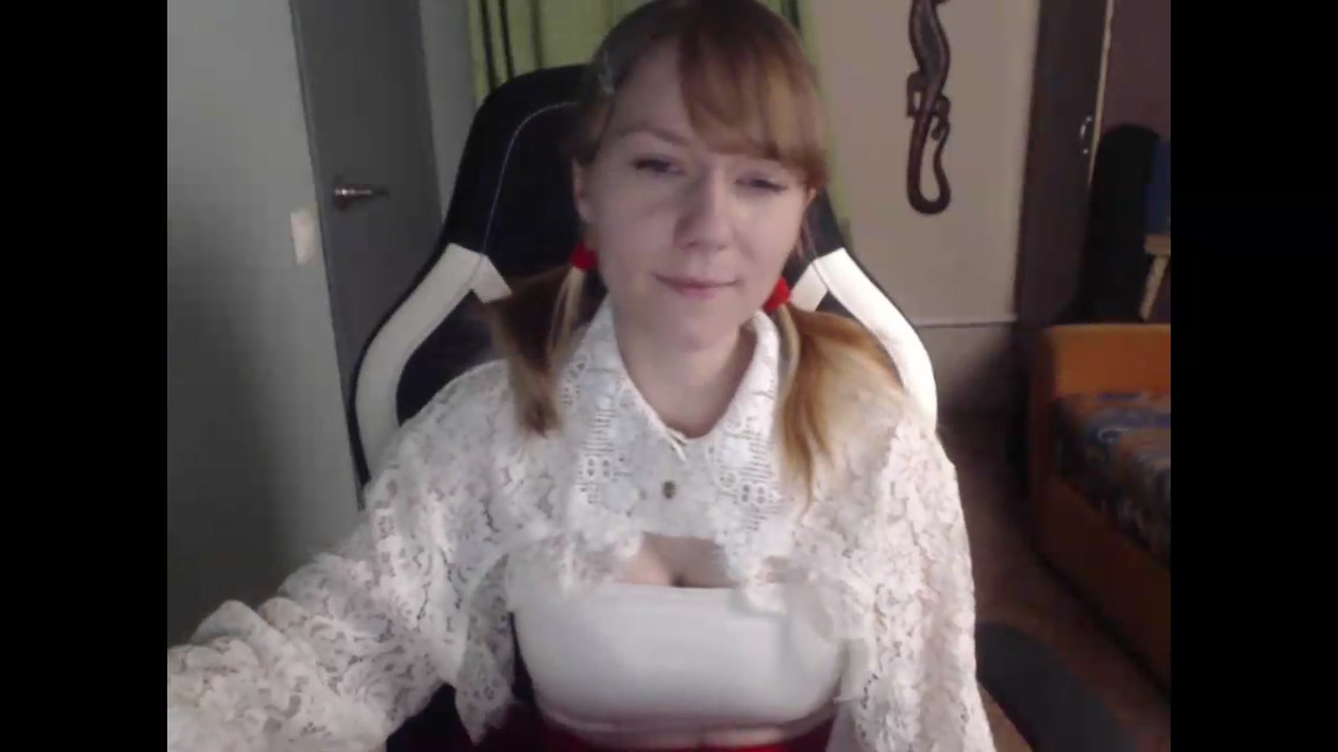 Gallery image thumbnail from NikiFoks18's myfreecams stream on, 08/15/2026, 21:15 image 16 of 20