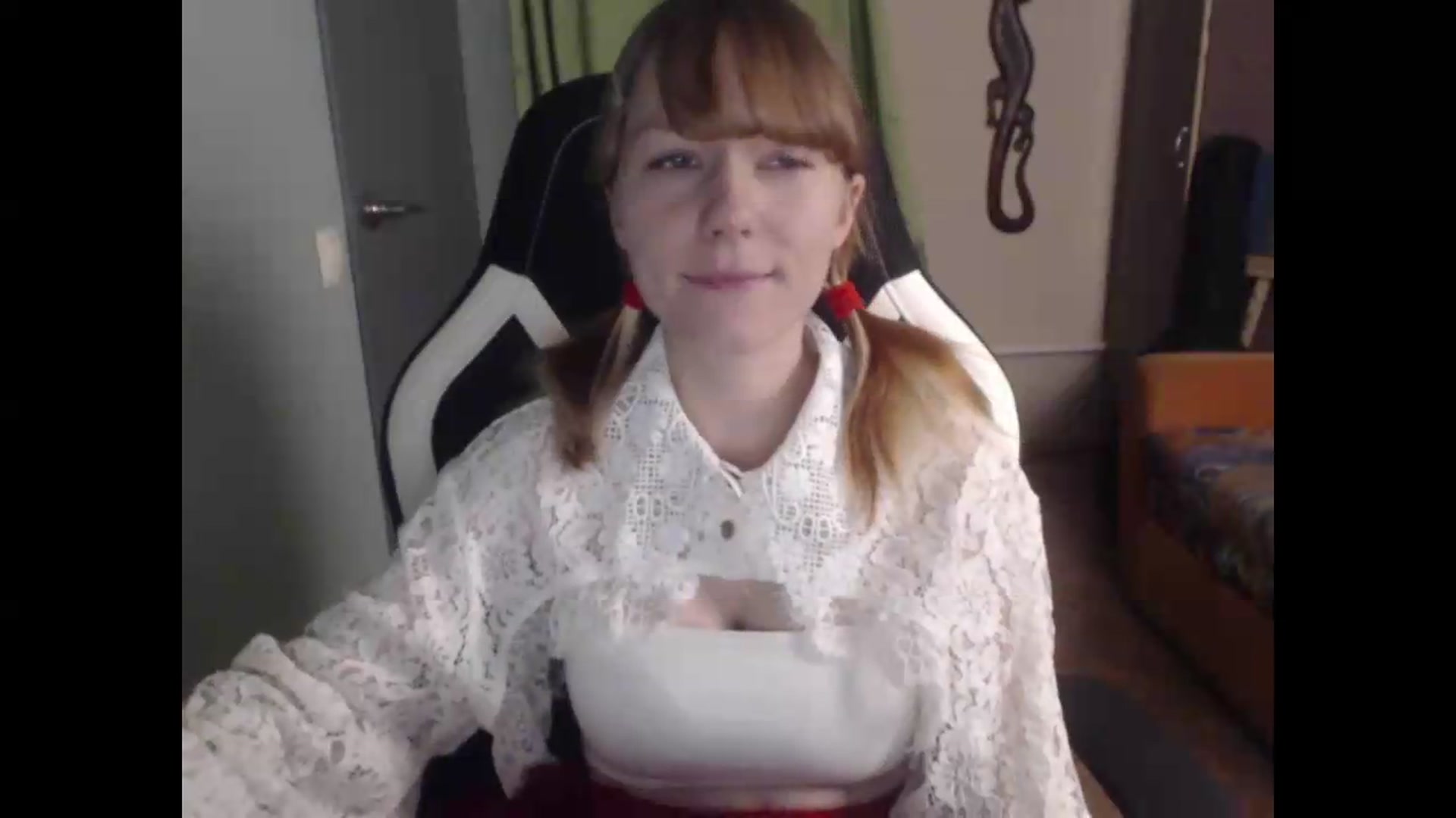 Gallery image thumbnail from NikiFoks18's myfreecams stream on, 08/15/2026, 21:15 image 15 of 20