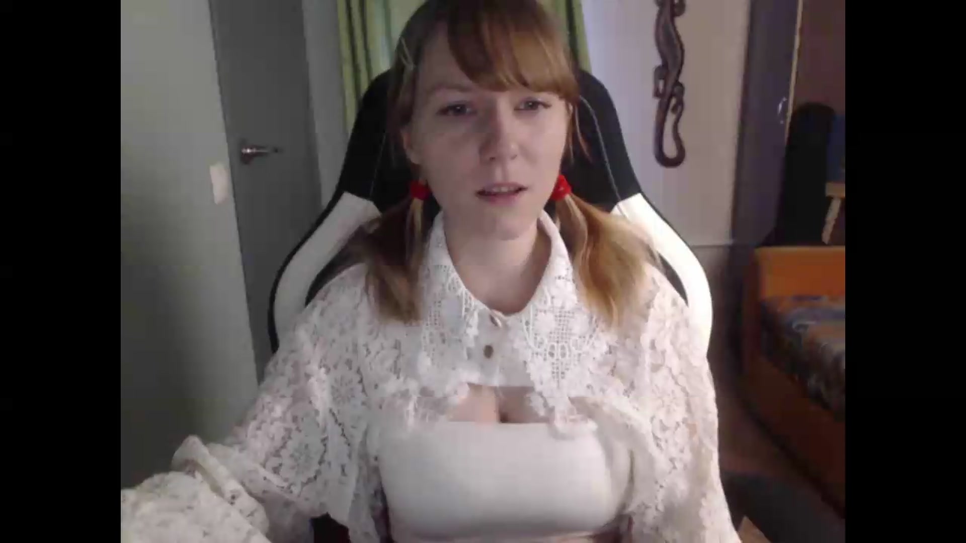 Gallery image thumbnail from NikiFoks18's myfreecams stream on, 08/16/2026, 04:21 image 8 of 20