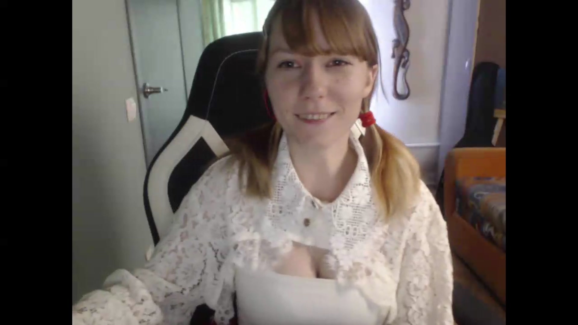 Gallery image thumbnail from NikiFoks18's myfreecams stream on, 08/16/2026, 04:21 image 17 of 20