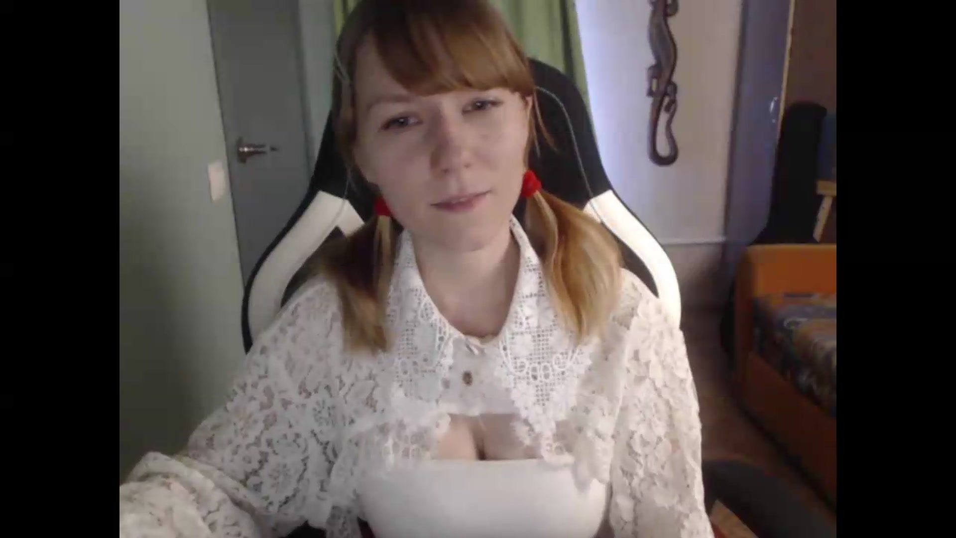 Gallery image thumbnail from NikiFoks18's myfreecams stream on, 08/16/2026, 04:21 image 15 of 20