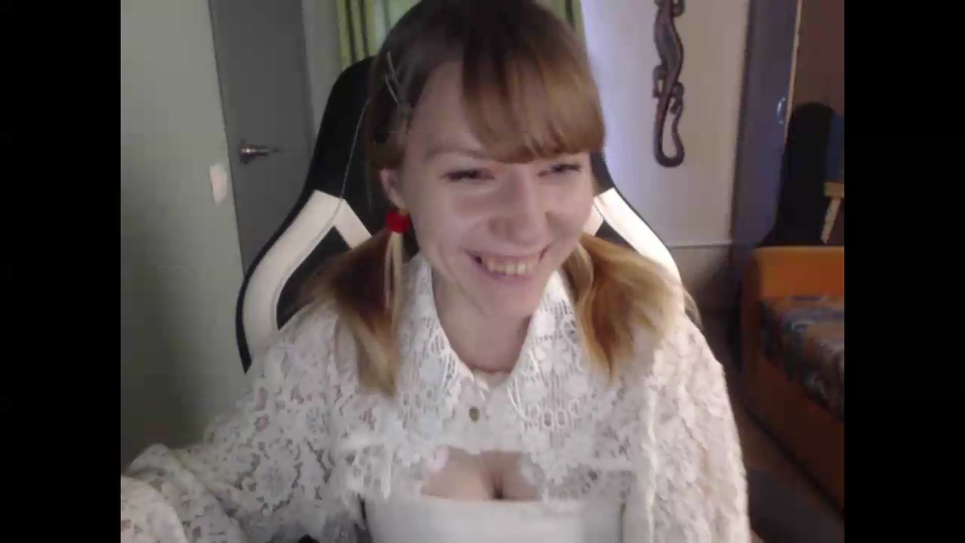 Gallery image thumbnail from NikiFoks18's myfreecams stream on, 08/16/2026, 04:21 image 14 of 20