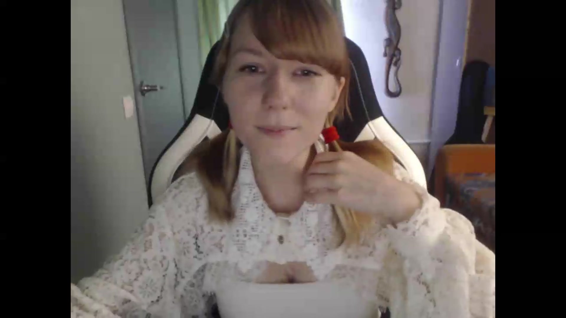 Gallery image thumbnail from NikiFoks18's myfreecams stream on, 08/16/2026, 07:01 image 2 of 20