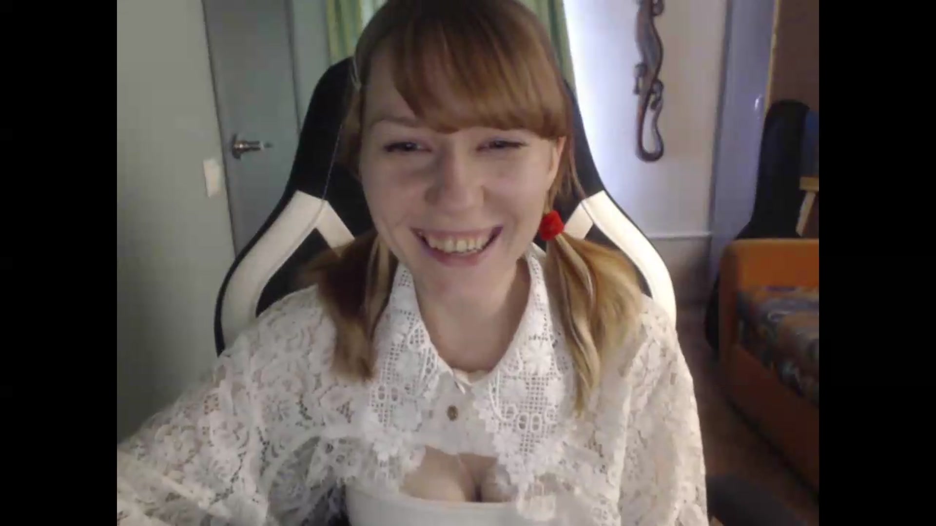 Gallery image thumbnail from NikiFoks18's myfreecams stream on, 08/16/2026, 07:01 image 9 of 20