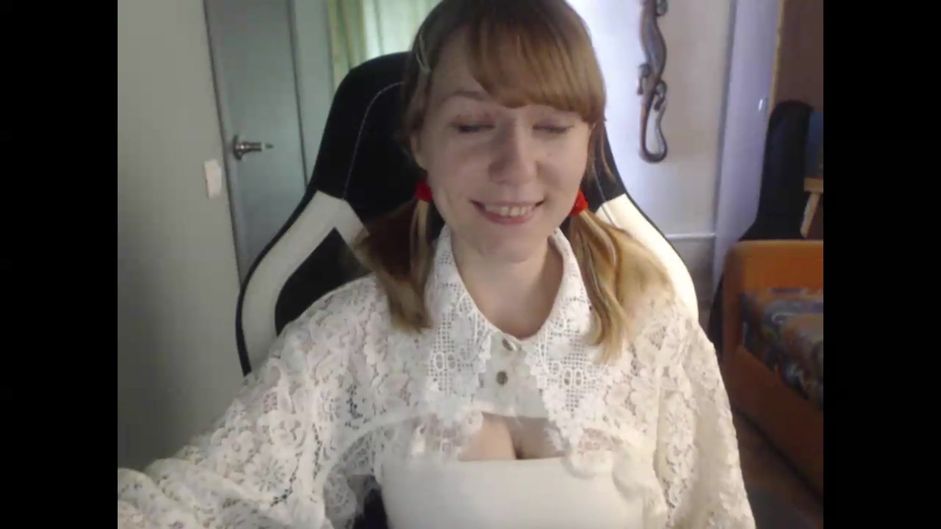 Gallery image thumbnail from NikiFoks18's myfreecams stream on, 08/16/2026, 07:01 image 6 of 20
