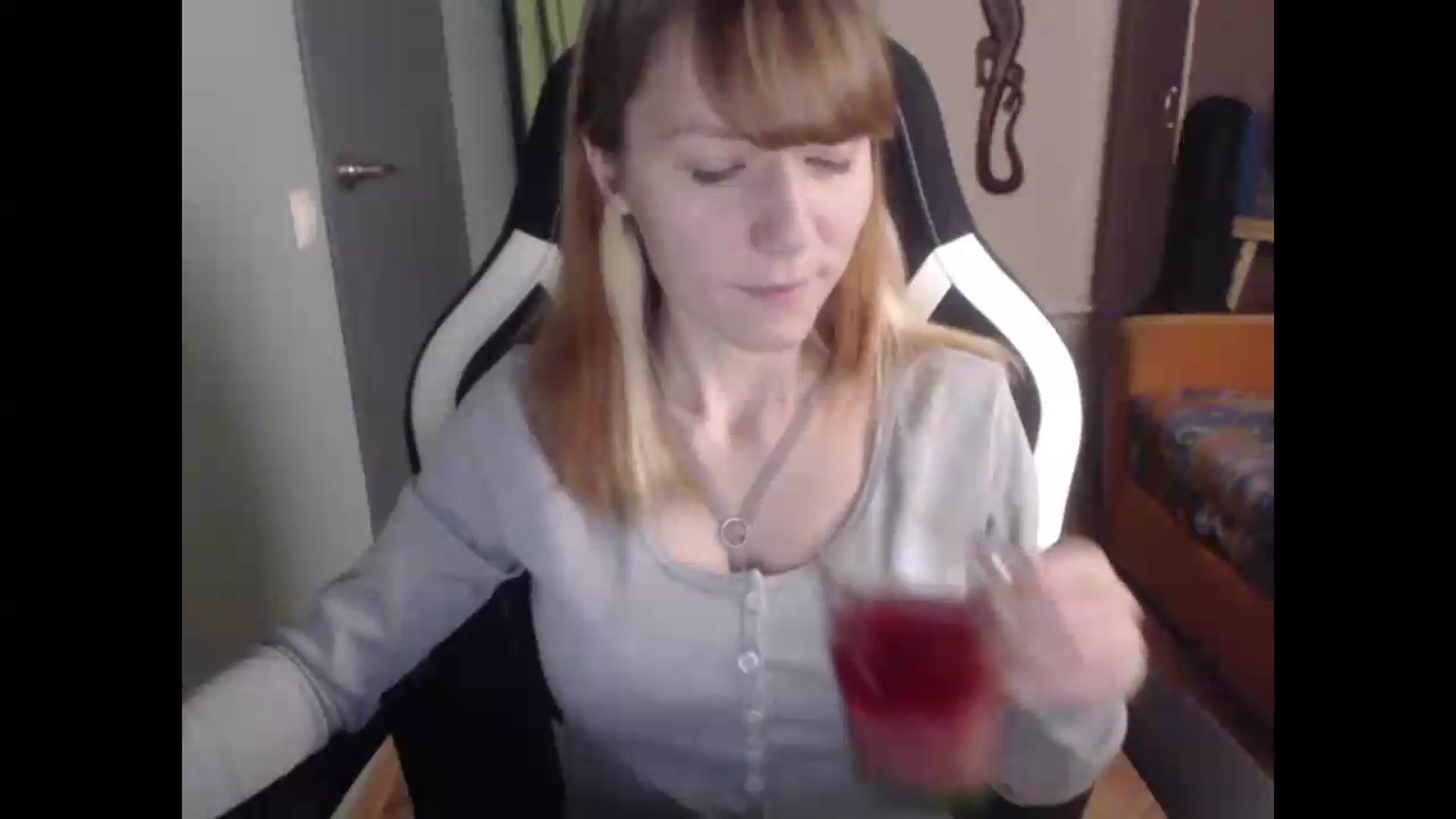 Gallery image thumbnail from NikiFoks18's myfreecams stream on, 08/17/2026, 23:41 image 5 of 20