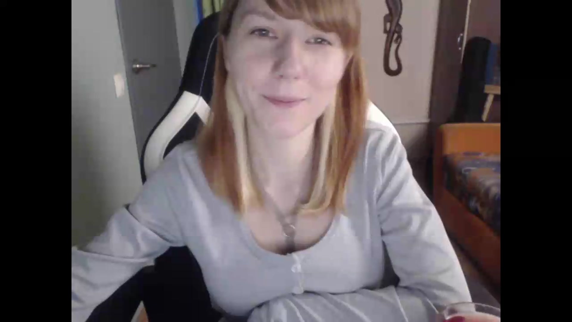 Gallery image thumbnail from NikiFoks18's myfreecams stream on, 08/18/2026, 01:24 image 17 of 20