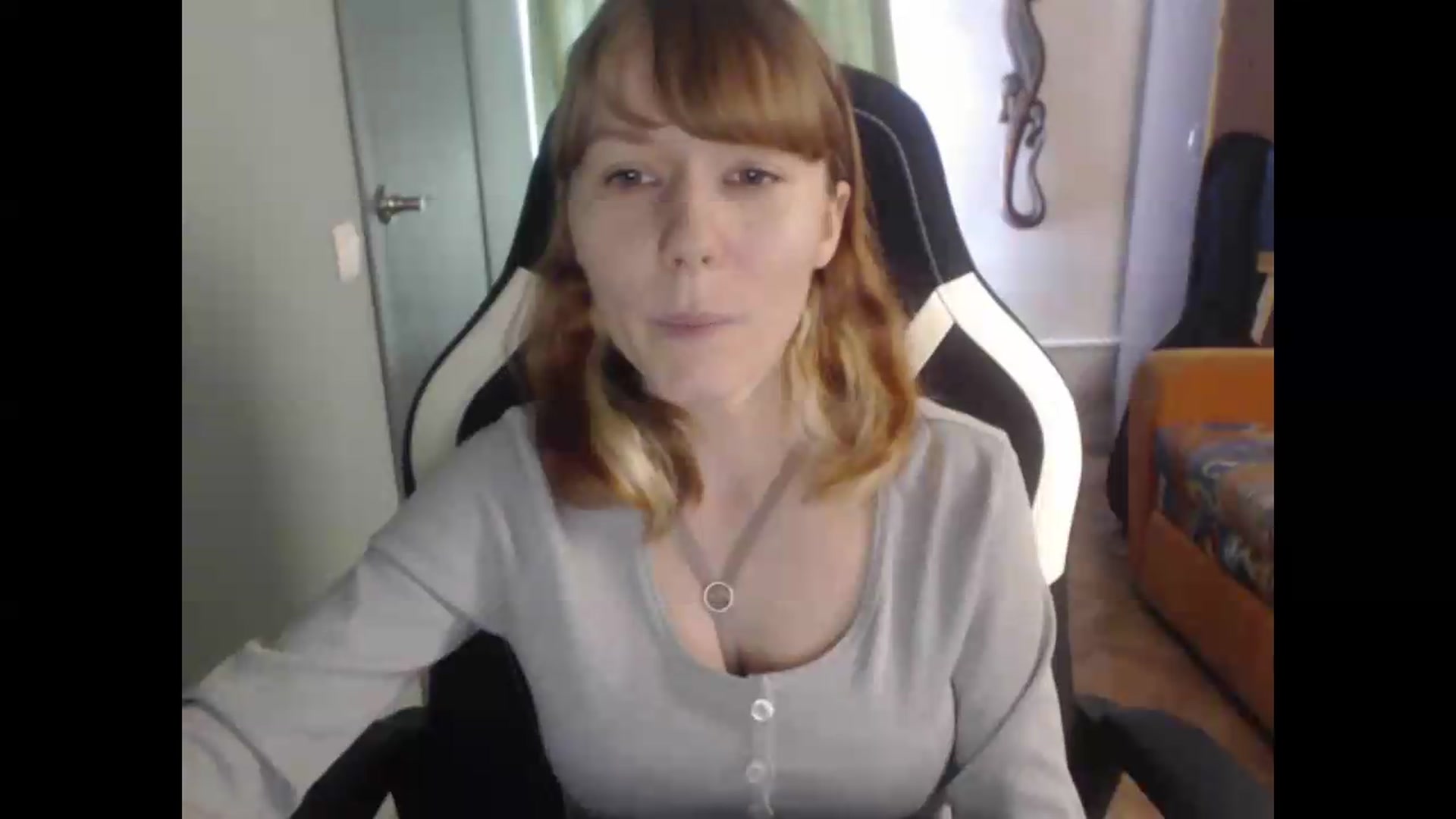 Gallery image thumbnail from NikiFoks18's myfreecams stream on, 08/19/2026, 06:38 image 15 of 20