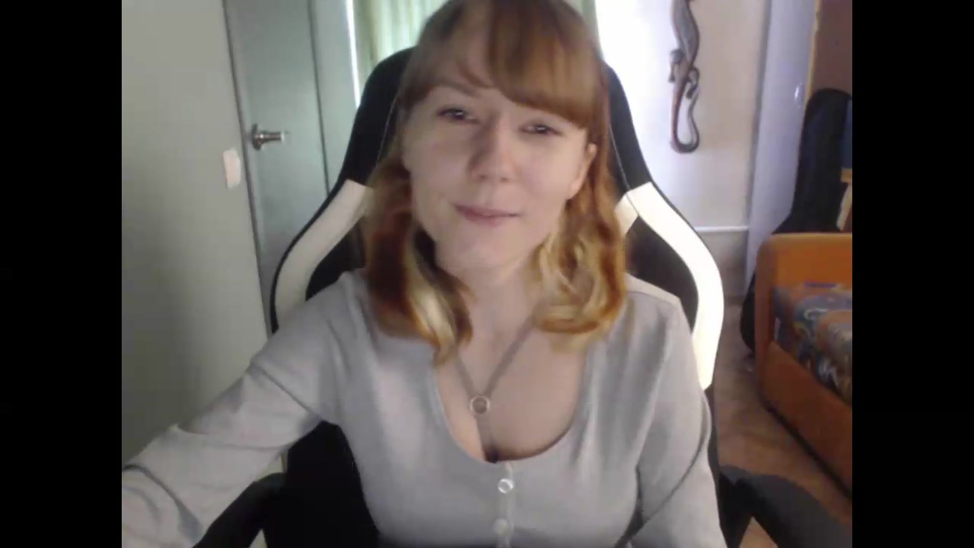 Gallery image thumbnail from NikiFoks18's myfreecams stream on, 08/19/2026, 06:38 image 14 of 20