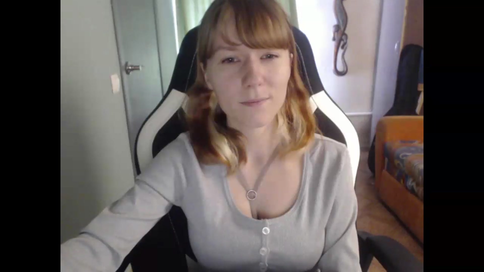 Gallery image thumbnail from NikiFoks18's myfreecams stream on, 08/19/2026, 06:38 image 16 of 20