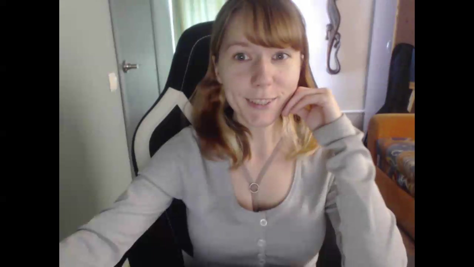 Gallery image thumbnail from NikiFoks18's myfreecams stream on, 08/19/2026, 06:38 image 18 of 20