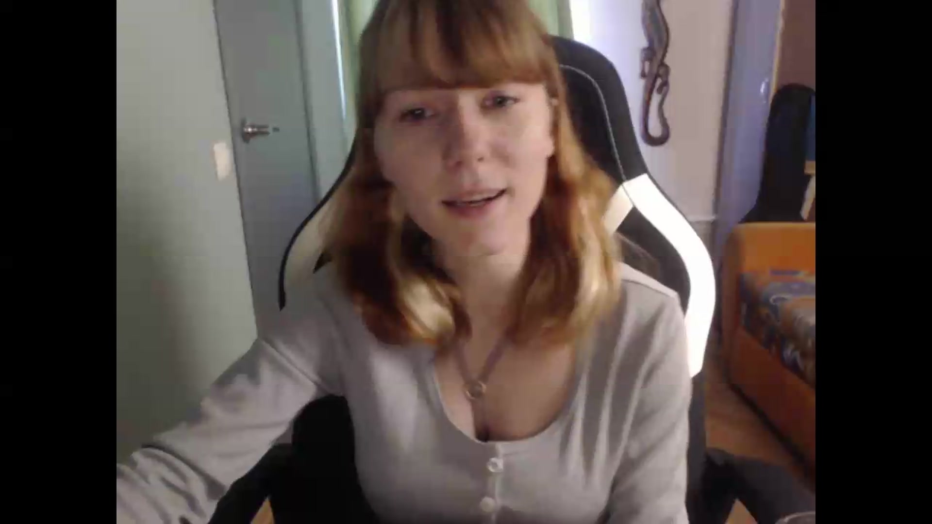 Gallery image thumbnail from NikiFoks18's myfreecams stream on, 08/19/2026, 08:21 image 16 of 20
