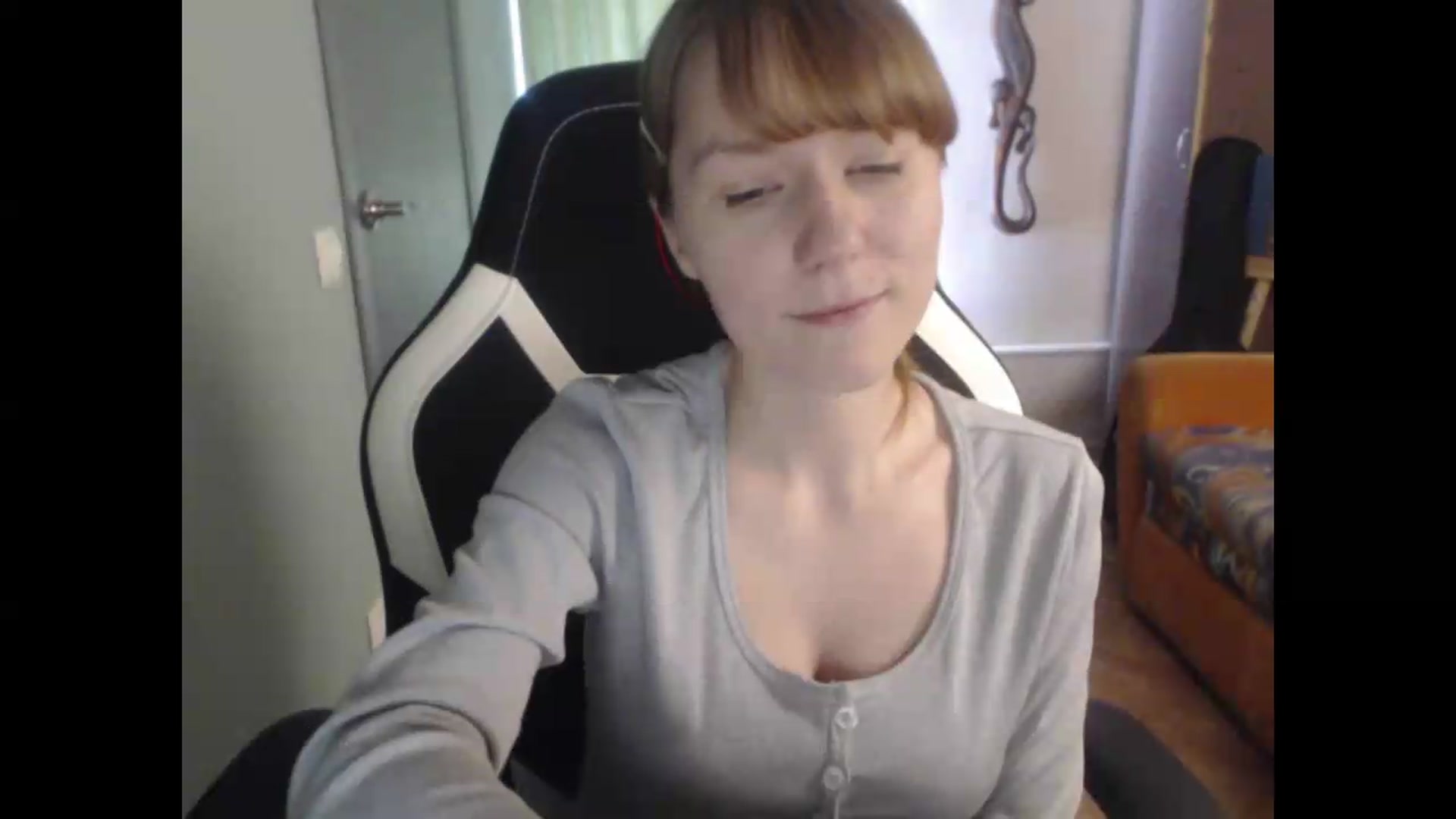 Gallery image thumbnail from NikiFoks18's myfreecams stream on, 08/21/2026, 07:17 image 8 of 20