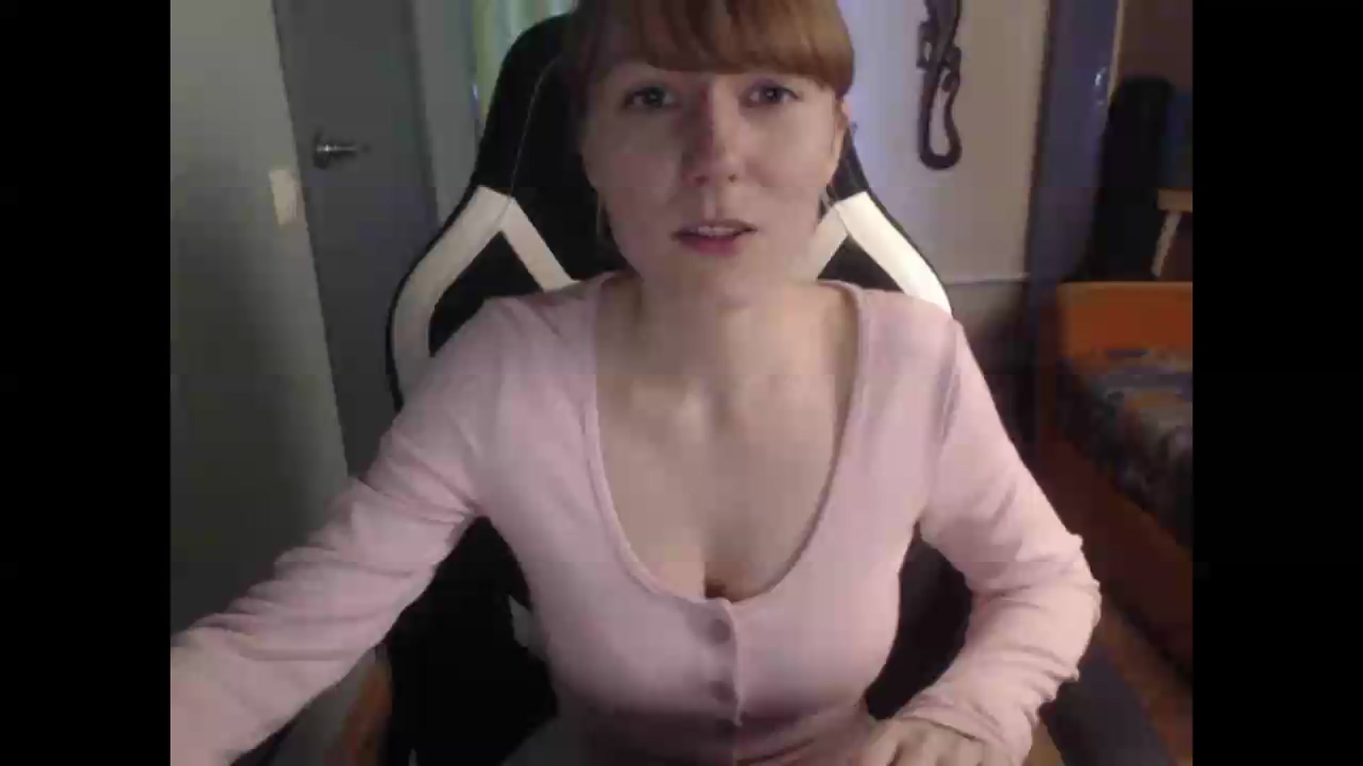 Gallery image thumbnail from NikiFoks18's myfreecams stream on, 08/22/2026, 07:45 image 9 of 20