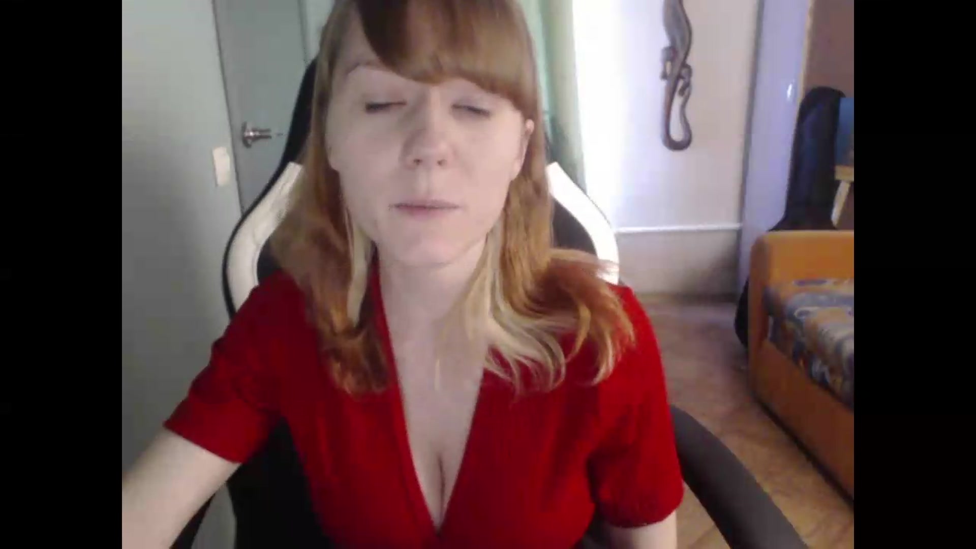 Gallery image thumbnail from NikiFoks18's myfreecams stream on, 08/31/2026, 07:10 image 14 of 20