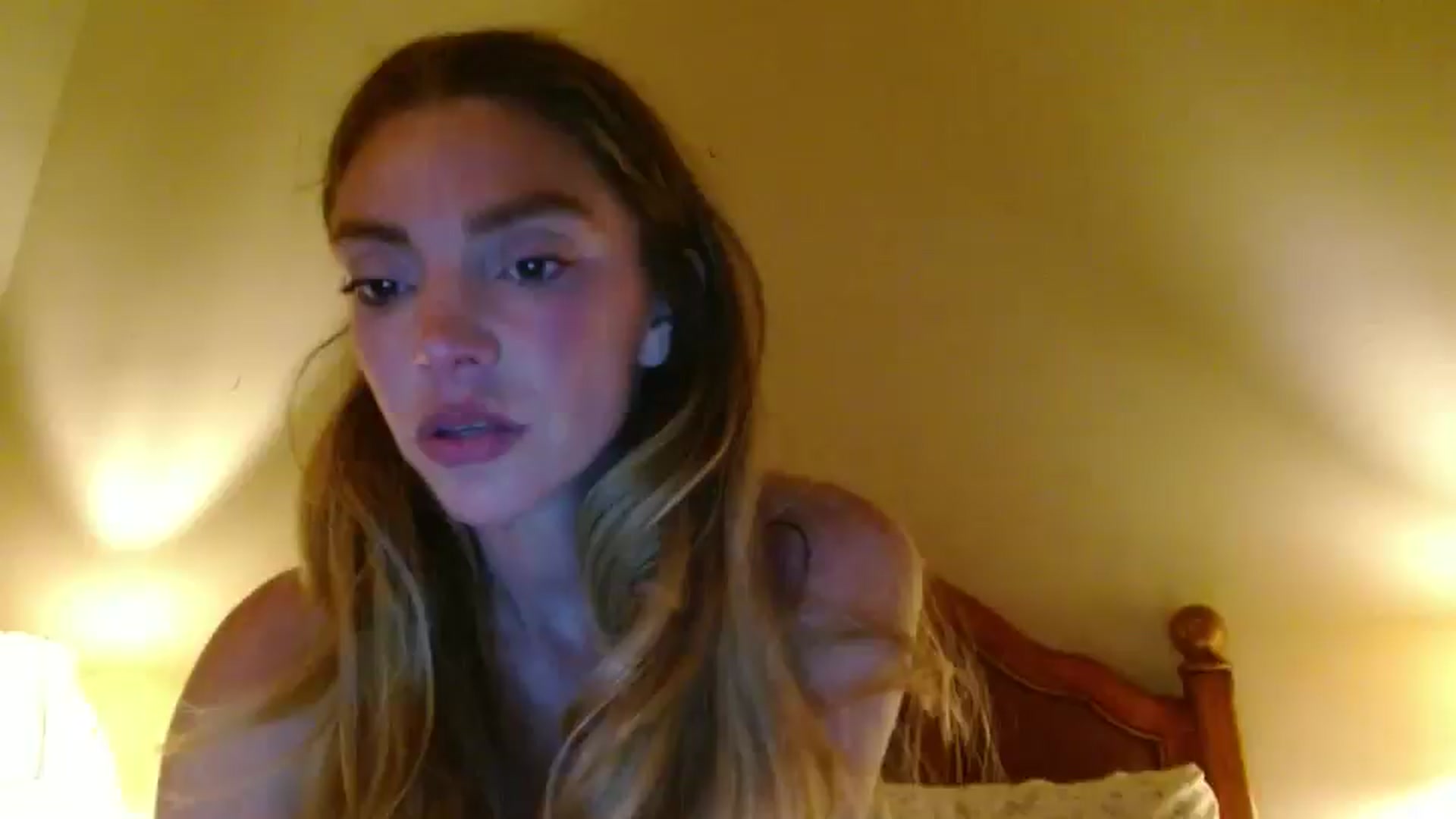 Gallery image thumbnail from NikiSkyler's myfreecams stream on, 04/21/2026, 01:35 image 6 of 20