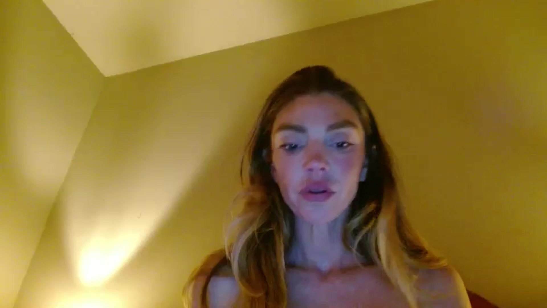 Gallery image thumbnail from NikiSkyler's myfreecams stream on, 04/21/2026, 01:35 image 16 of 20