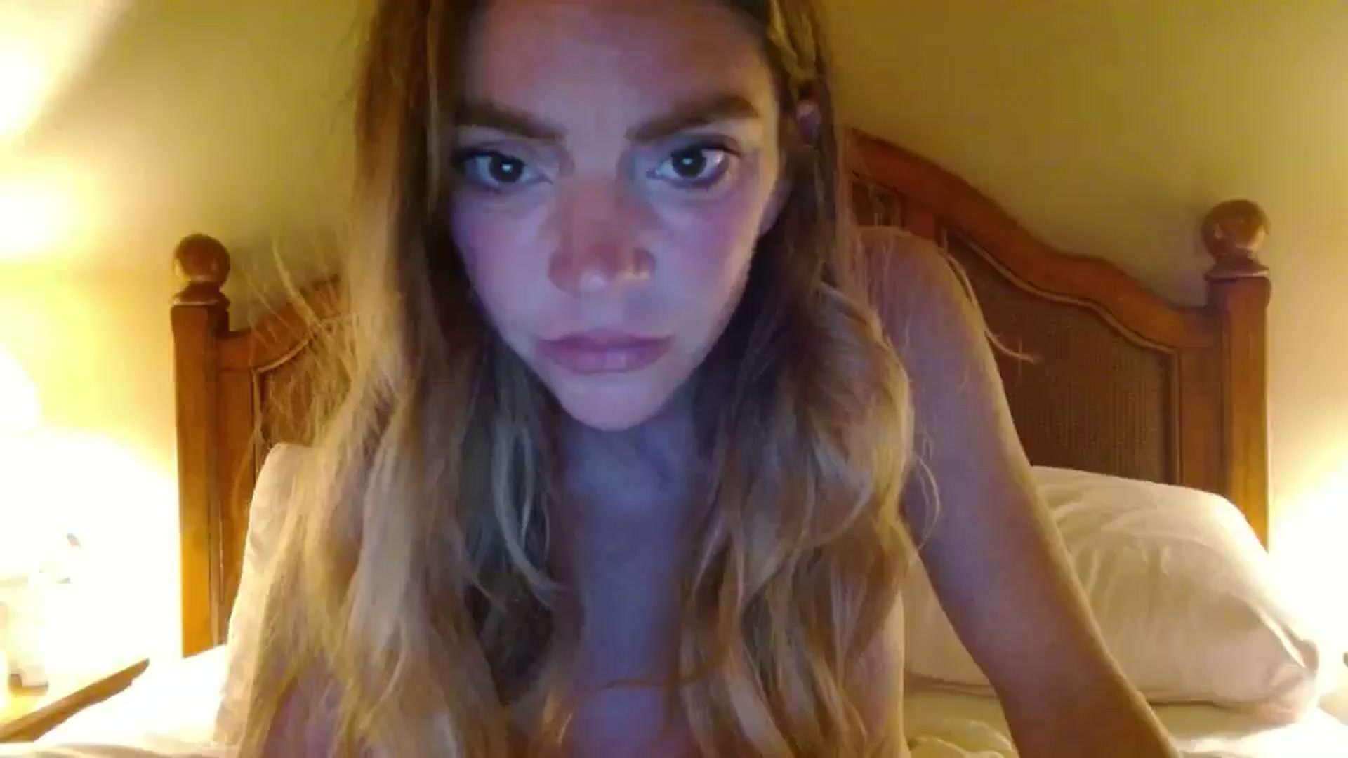 Gallery image thumbnail from NikiSkyler's myfreecams stream on, 04/25/2026, 03:40 image 4 of 20
