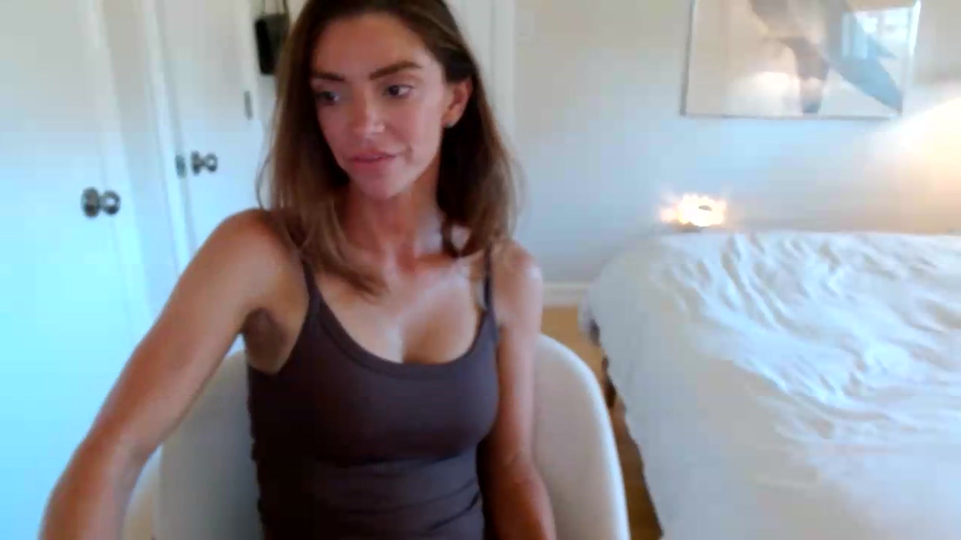 Gallery image thumbnail from NikiSkyler's myfreecams stream on, 08/09/2026, 24:13 image 18 of 20