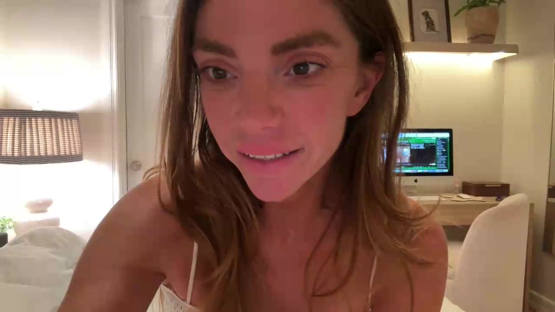 Gallery image thumbnail from NikiSkyler's myfreecams stream on, 09/03/2026, 04:11 image 18 of 20